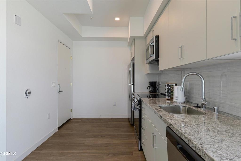 18900 Parthenia Street - Photo 17