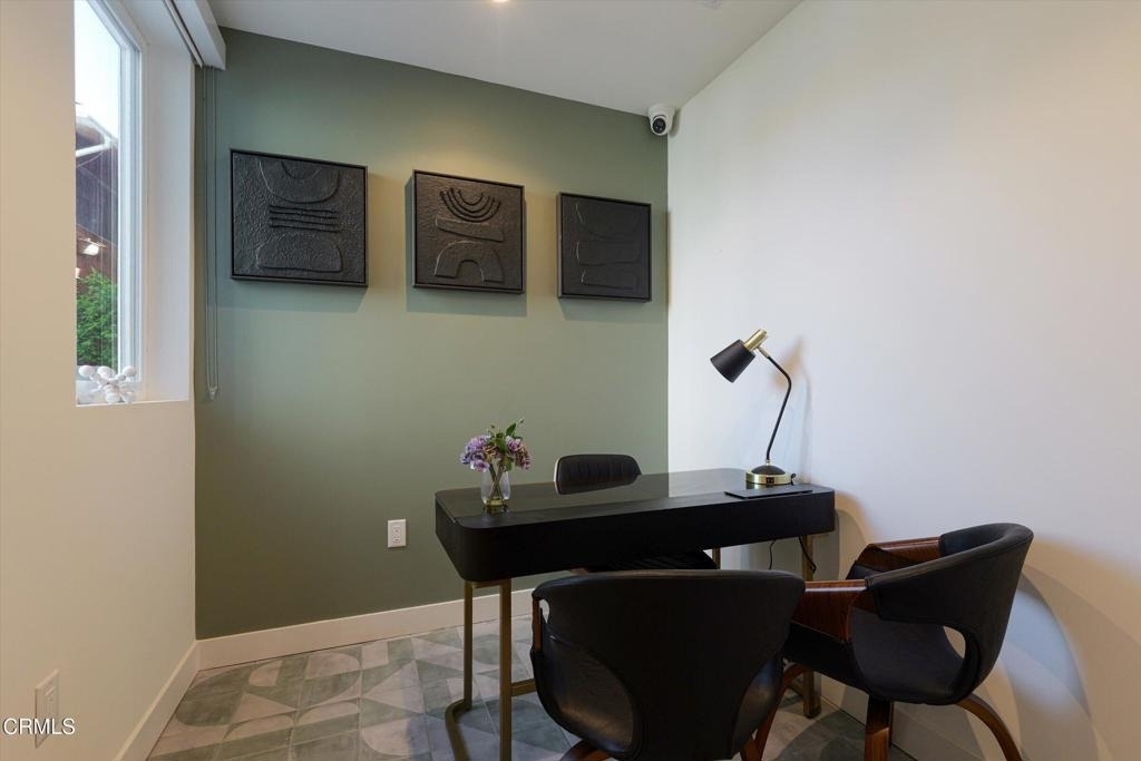 18900 Parthenia Street - Photo 29