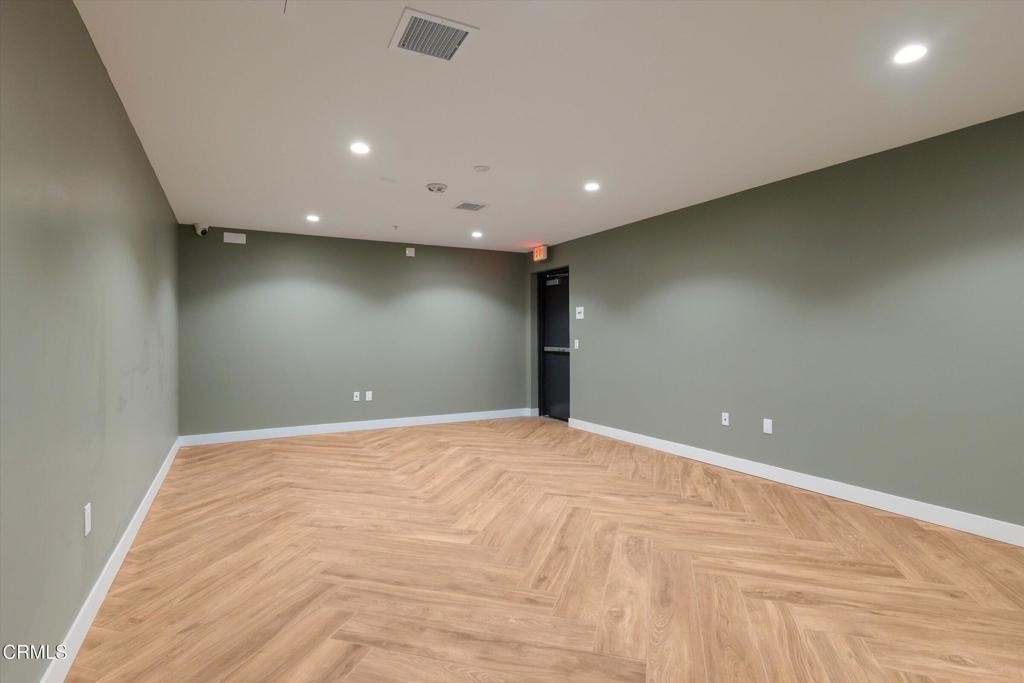 18900 Parthenia Street - Photo 30