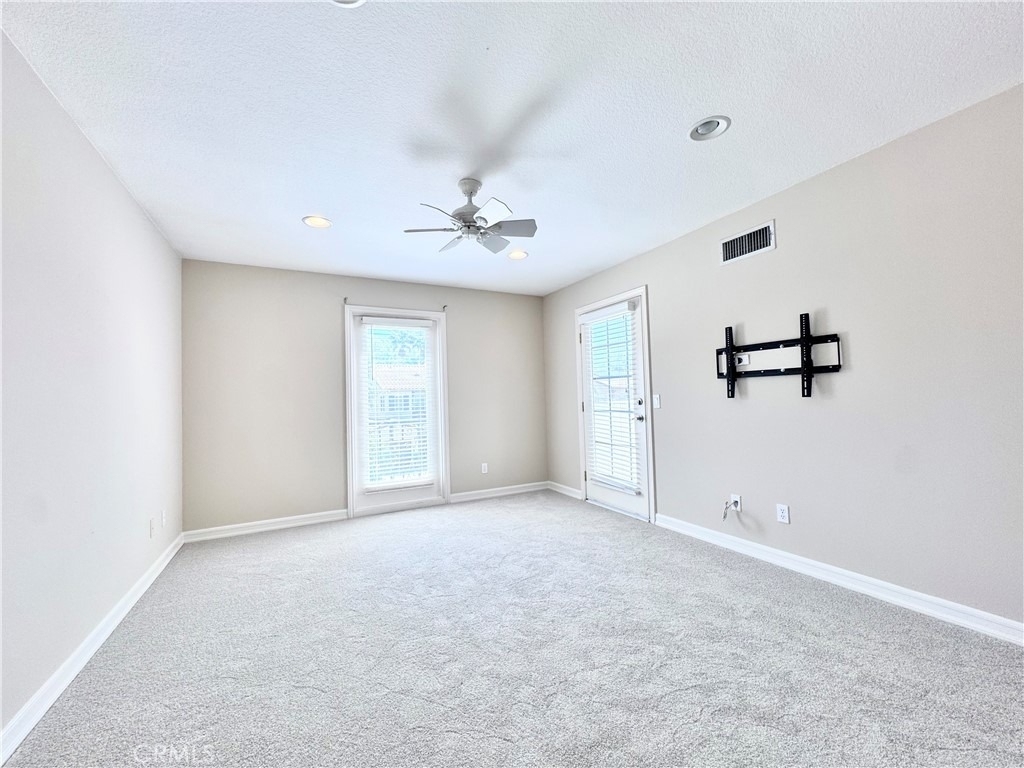 17 Pamela Way - Photo 18