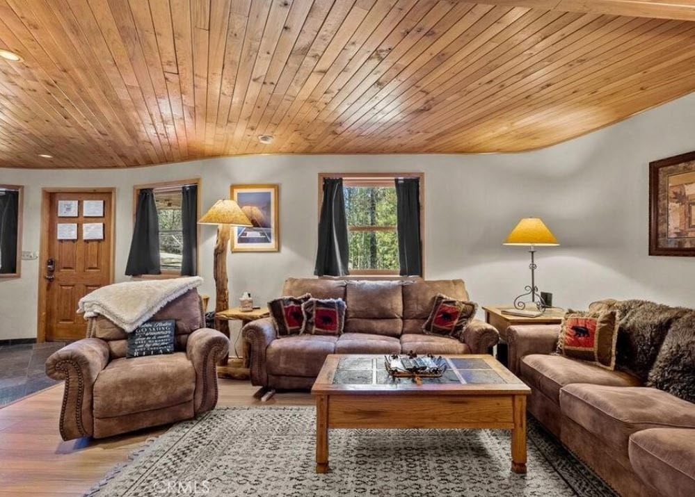 1140 Vine Avenue - Photo 8
