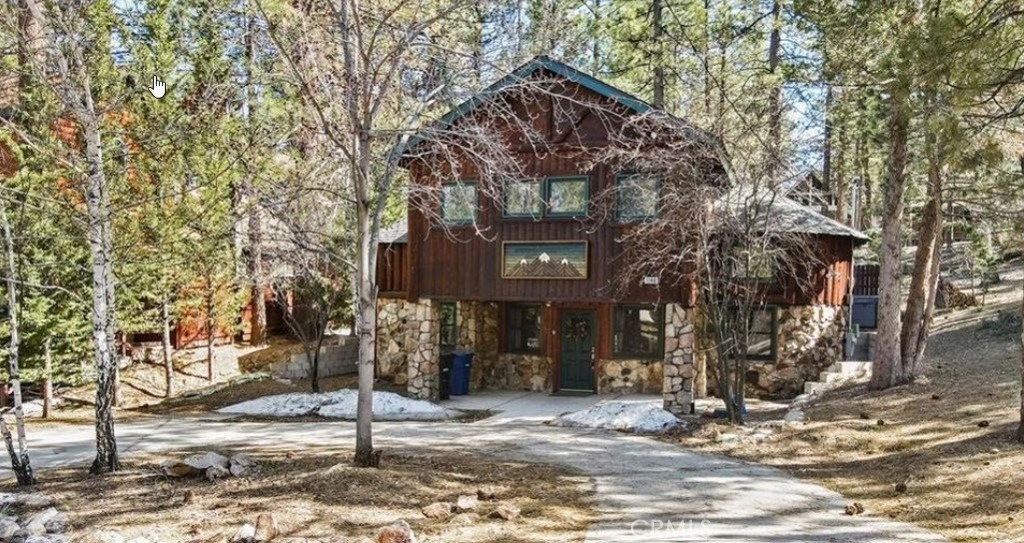 1140 Vine Avenue - Photo 0