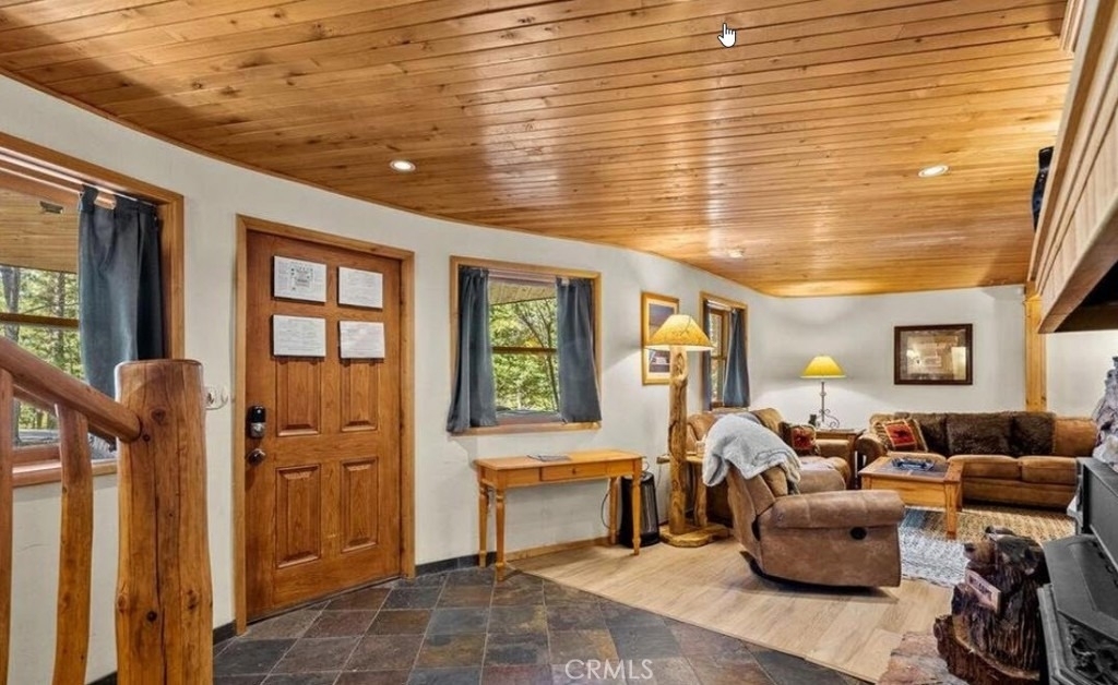 1140 Vine Avenue - Photo 7