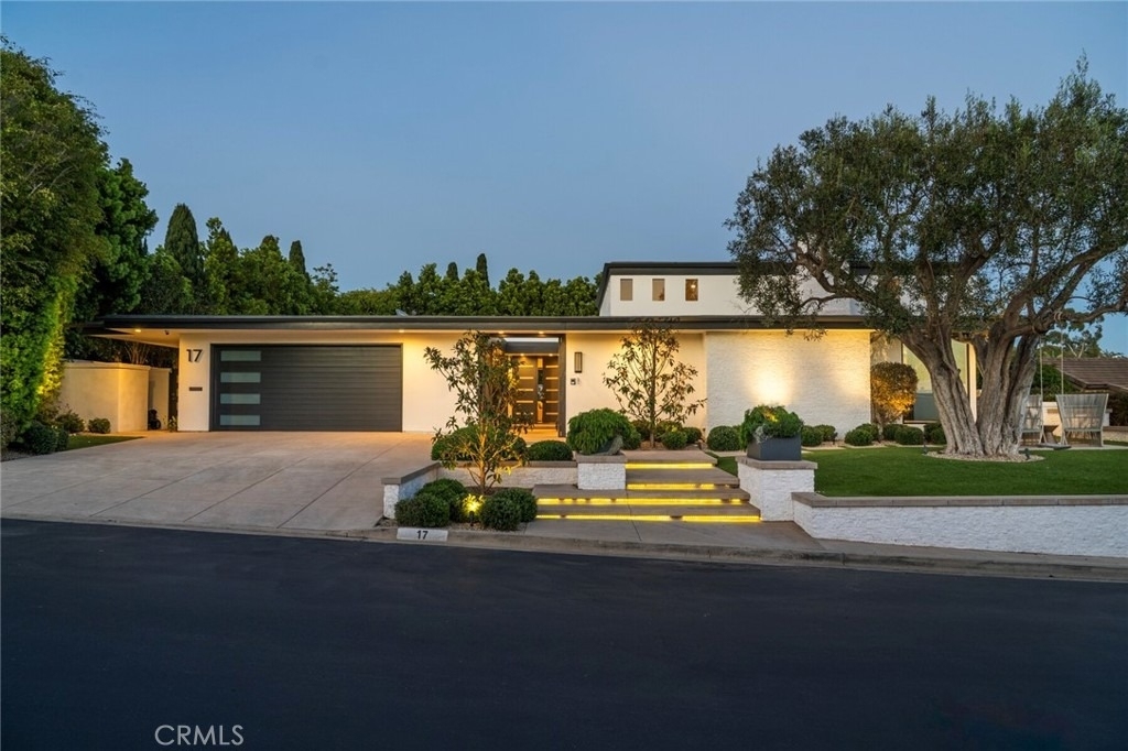 17 Monarch Bay - Photo 0