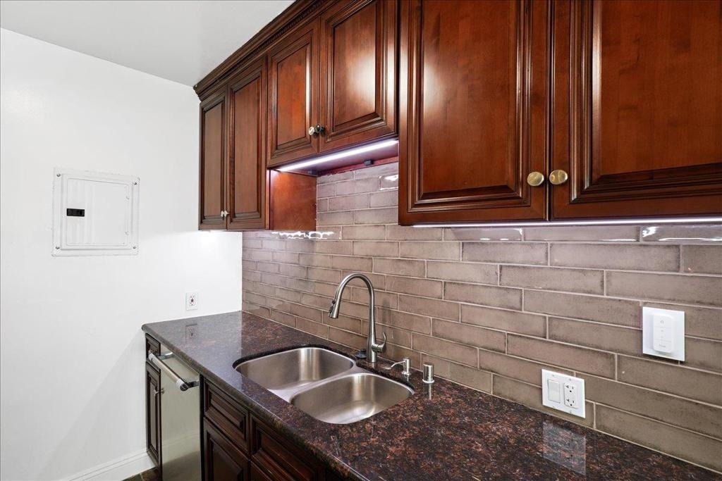 11719 Mayfield Avenue - Photo 6