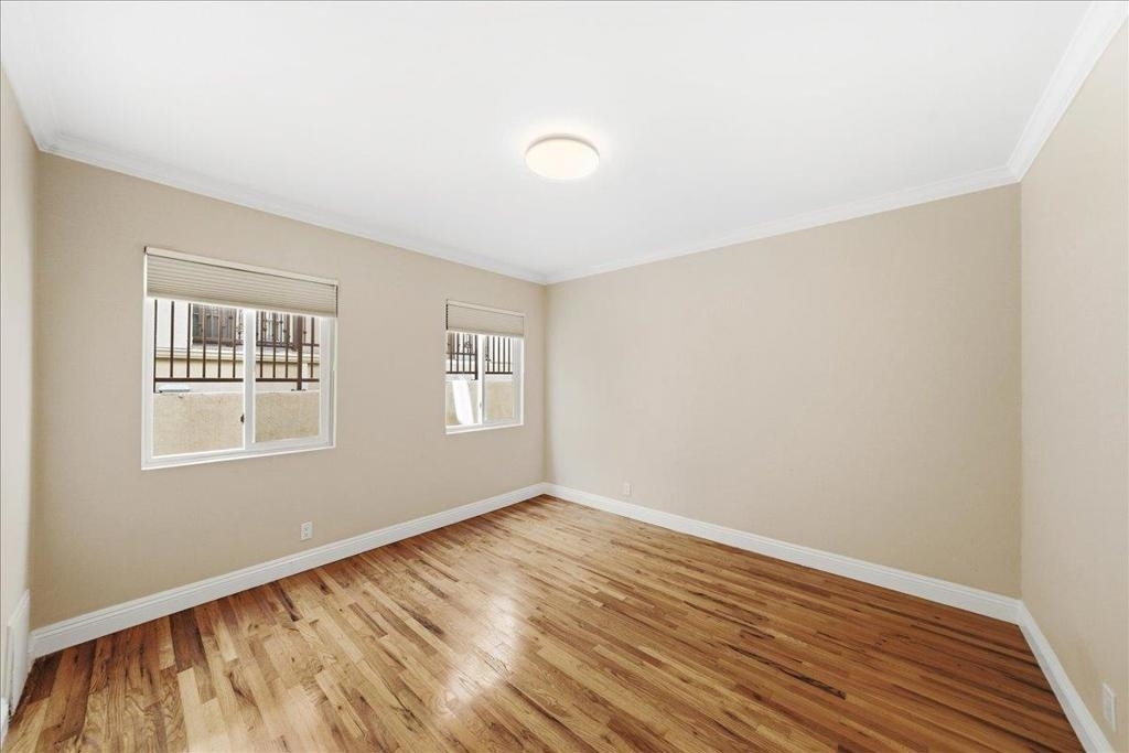 11719 Mayfield Avenue - Photo 8