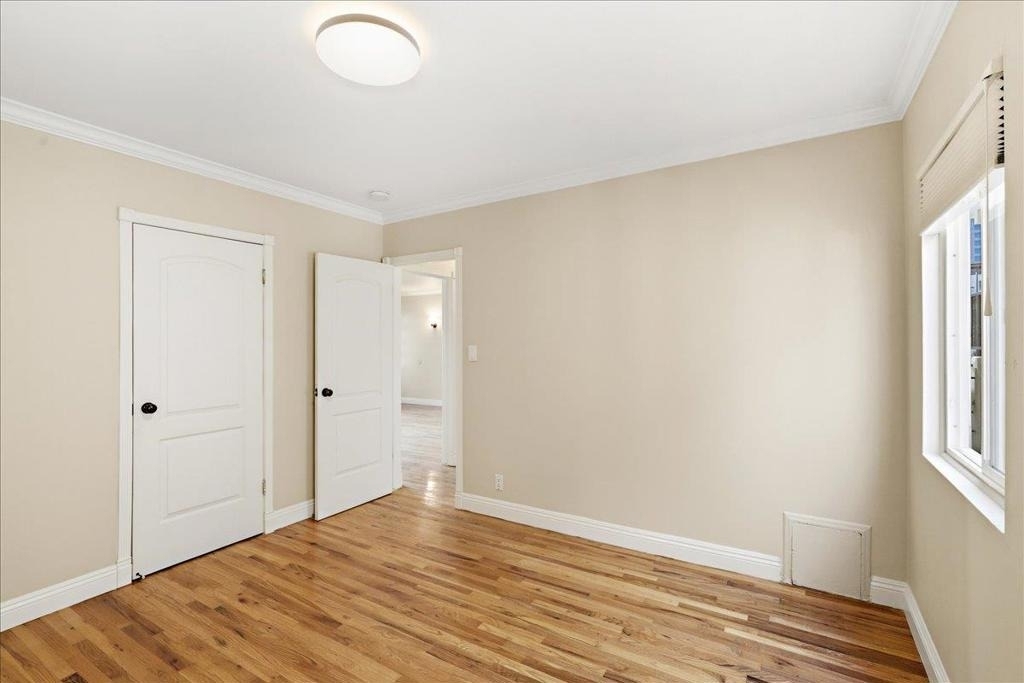 11719 Mayfield Avenue - Photo 9
