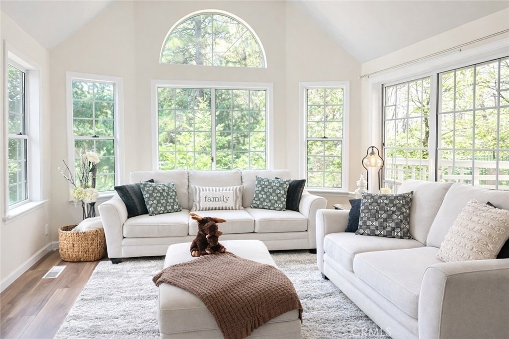 27313 Pinewood - Photo 3