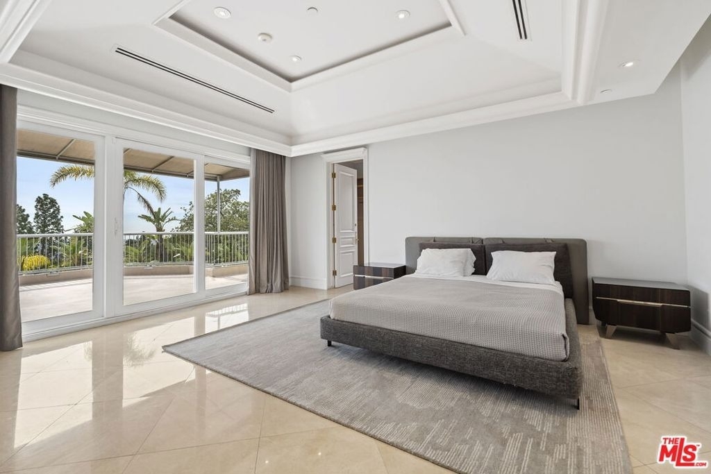 360 Trousdale Place - Photo 15