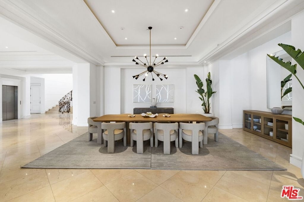 360 Trousdale Place - Photo 9