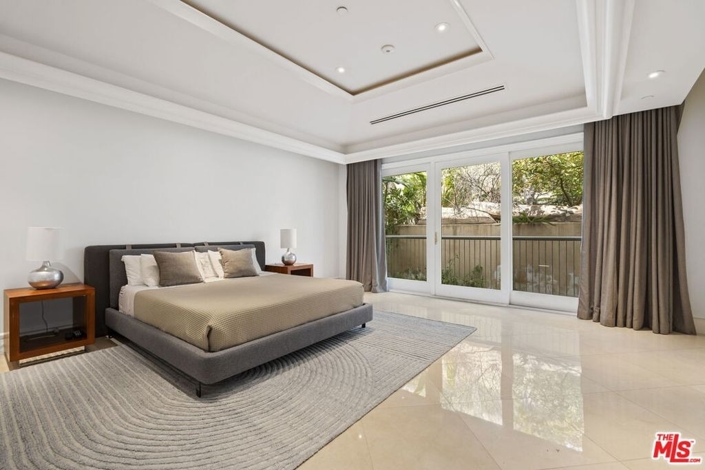 360 Trousdale Place - Photo 11