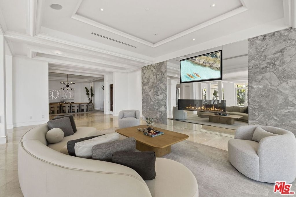 360 Trousdale Place - Photo 4