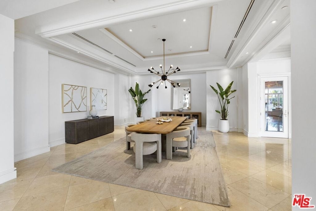 360 Trousdale Place - Photo 10