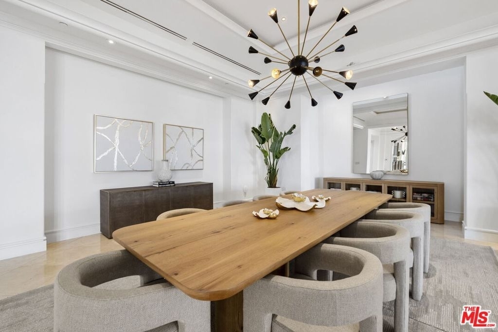 360 Trousdale Place - Photo 8