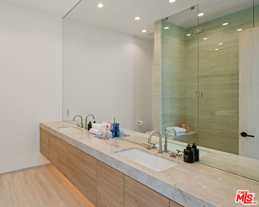 365 Trousdale Place - Photo 38