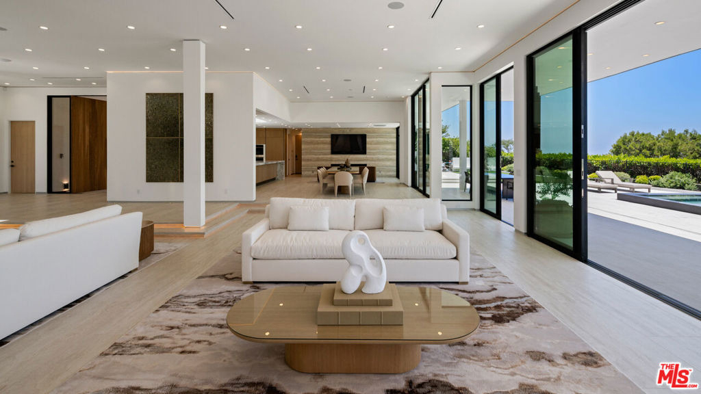365 Trousdale Place - Photo 11