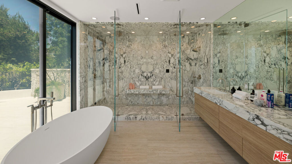365 Trousdale Place - Photo 34