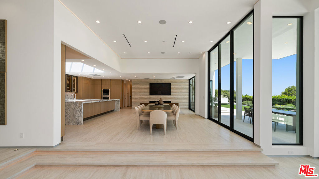 365 Trousdale Place - Photo 20