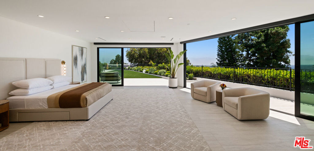 365 Trousdale Place - Photo 32