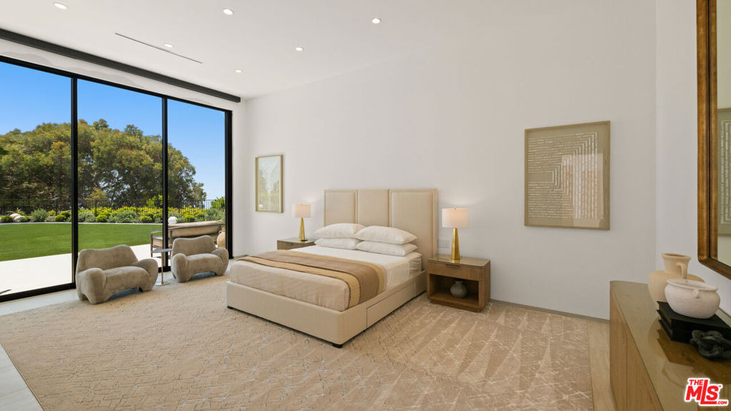365 Trousdale Place - Photo 37