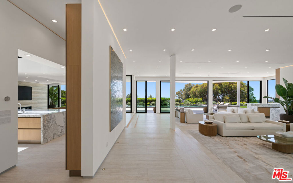 365 Trousdale Place - Photo 9