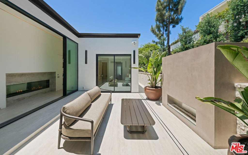 365 Trousdale Place - Photo 57
