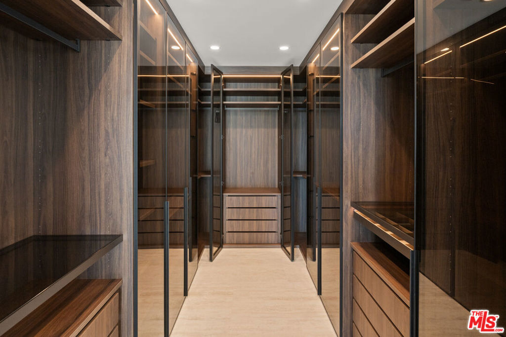 365 Trousdale Place - Photo 36