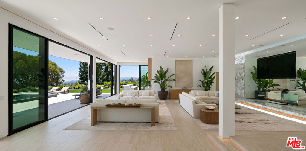 365 Trousdale Place - Photo 27