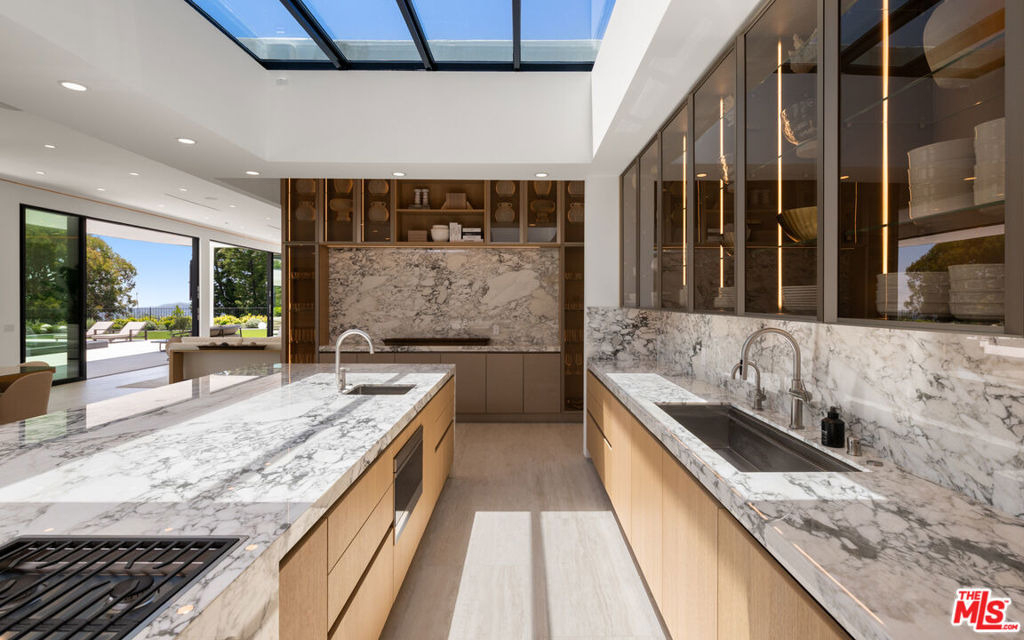 365 Trousdale Place - Photo 18