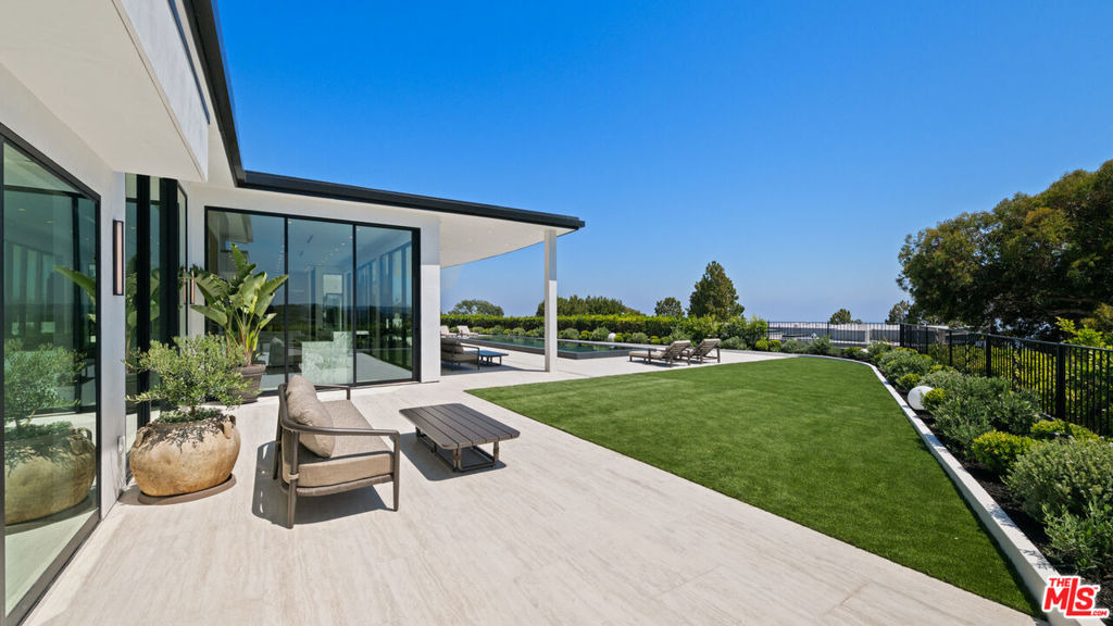 365 Trousdale Place - Photo 53