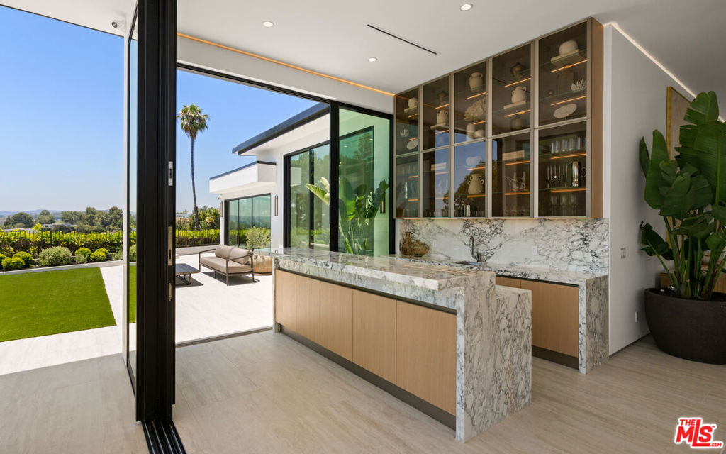 365 Trousdale Place - Photo 28