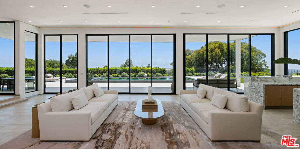 365 Trousdale Place - Photo 12