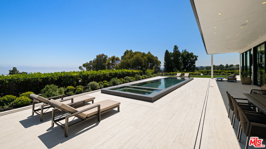 365 Trousdale Place - Photo 55