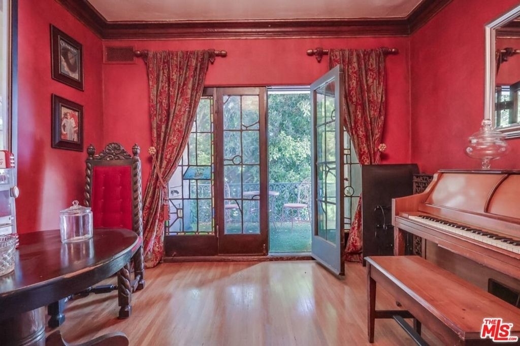 642 S Bronson Avenue - Photo 26