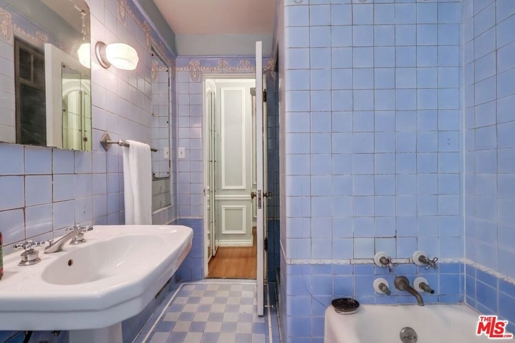 642 S Bronson Avenue - Photo 40