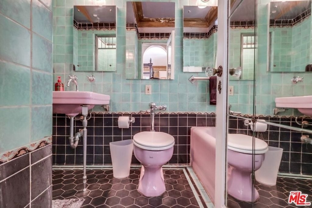 642 S Bronson Avenue - Photo 45