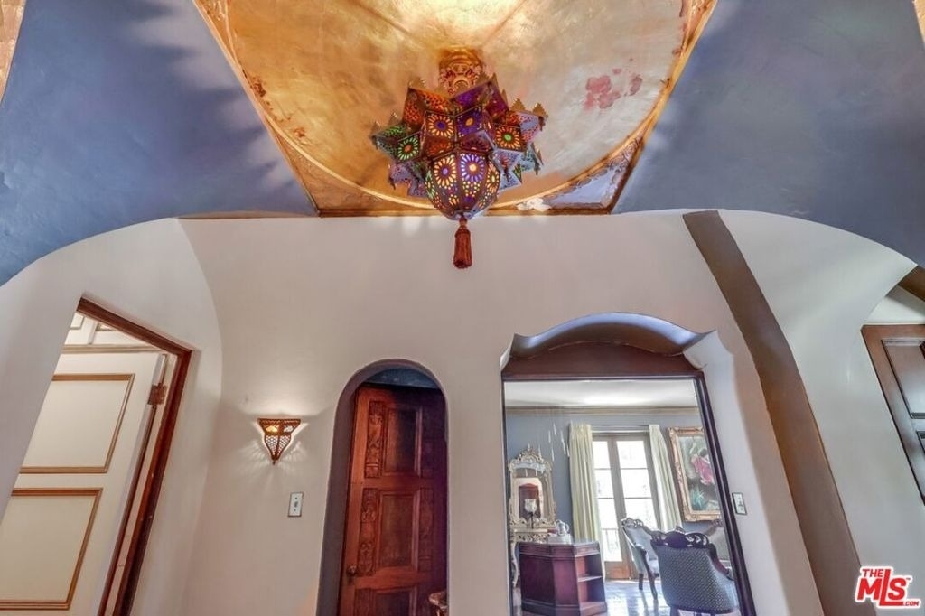 642 S Bronson Avenue - Photo 32