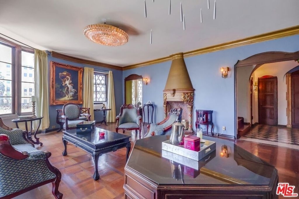 642 S Bronson Avenue - Photo 7