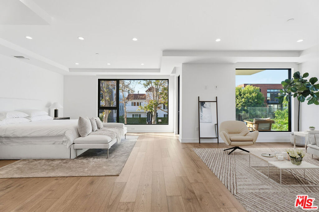 725 N Croft Avenue - Photo 3