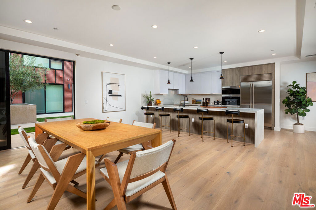 725 N Croft Avenue - Photo 31
