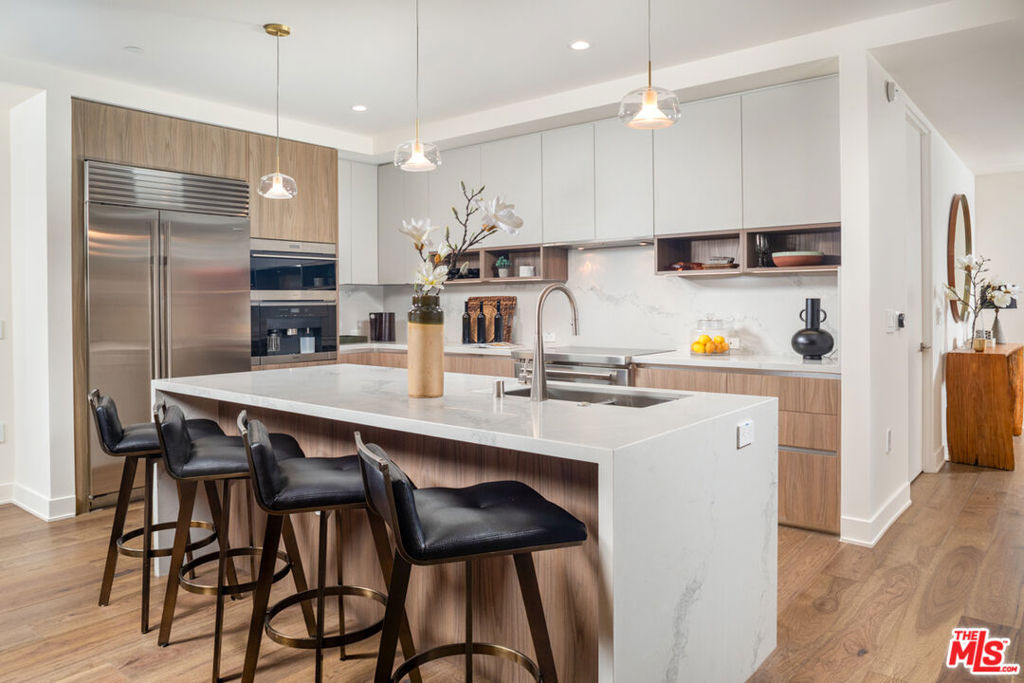725 N Croft Avenue - Photo 36