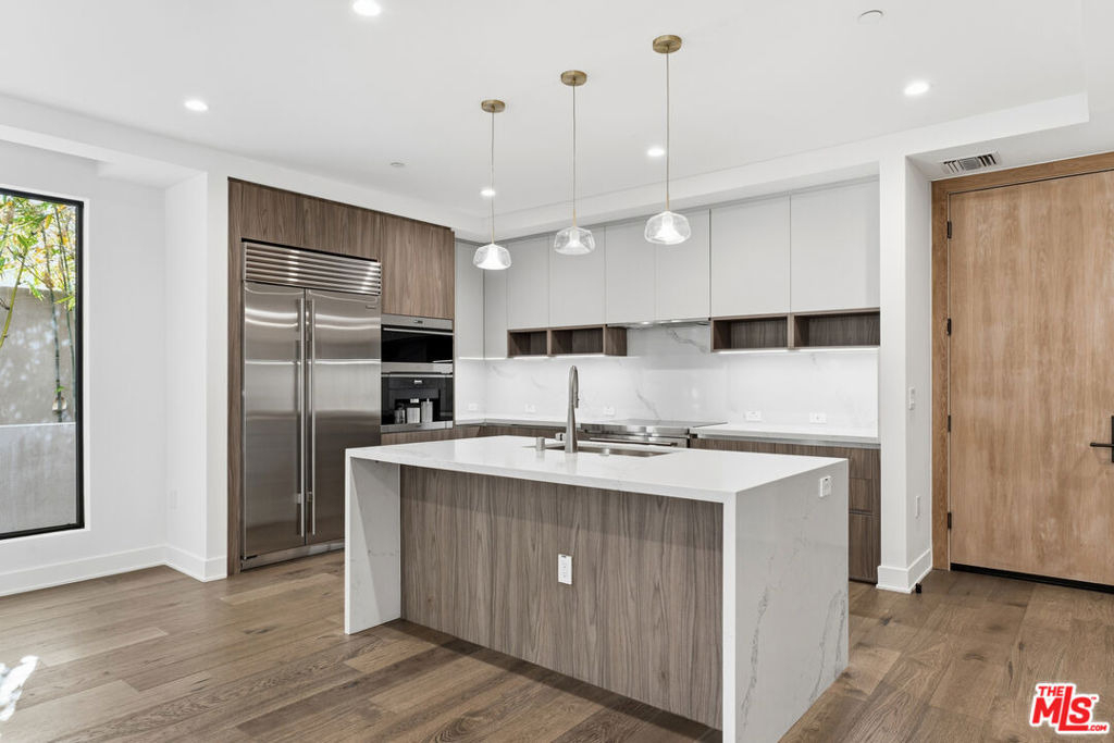 725 N Croft Avenue - Photo 25