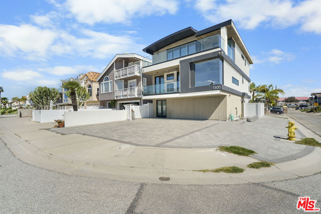 1500 Ocean Drive - Photo 0