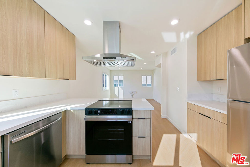 954 N San Vicente Boulevard - Photo 3