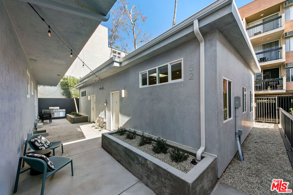 954 N San Vicente Boulevard - Photo 21