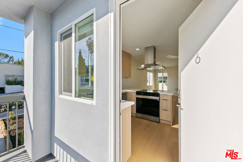 954 N San Vicente Boulevard - Photo 1