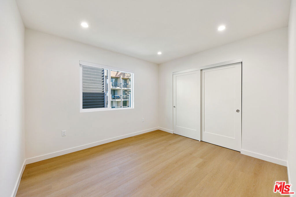954 N San Vicente Boulevard - Photo 12