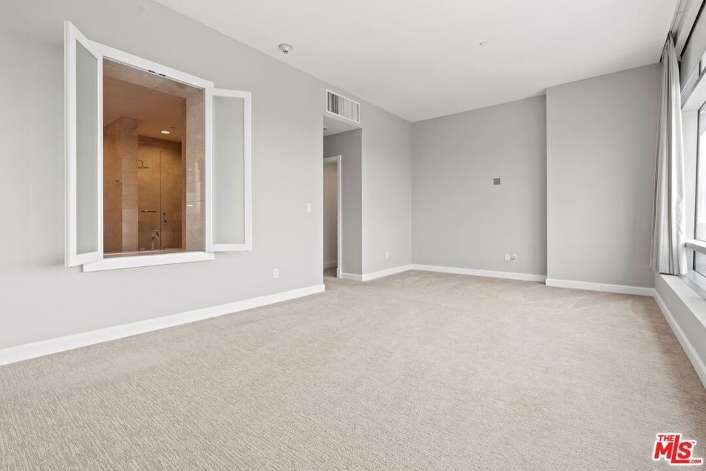 900 W Olympic Boulevard - Photo 15