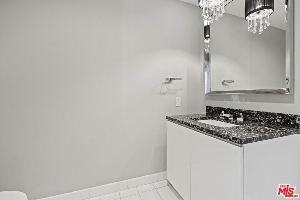 900 W Olympic Boulevard - Photo 20