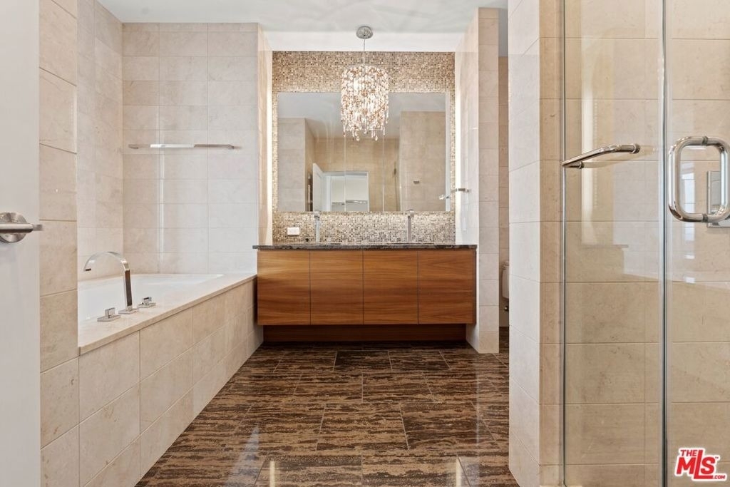 900 W Olympic Boulevard - Photo 17